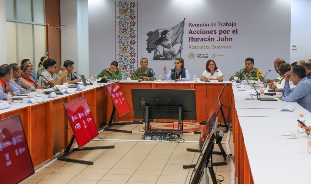 Anuncia Evelyn Salgado reforzamiento en las tareas de limpieza en zonas afectadas por John