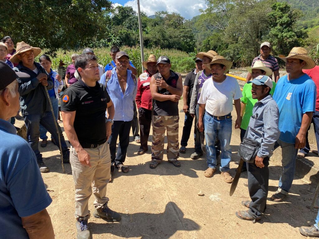 La SGIRPCGRO Y CENAPRED supervisan estabilidad de laderas en el municipio de Acatepec en la región de la Montaña
