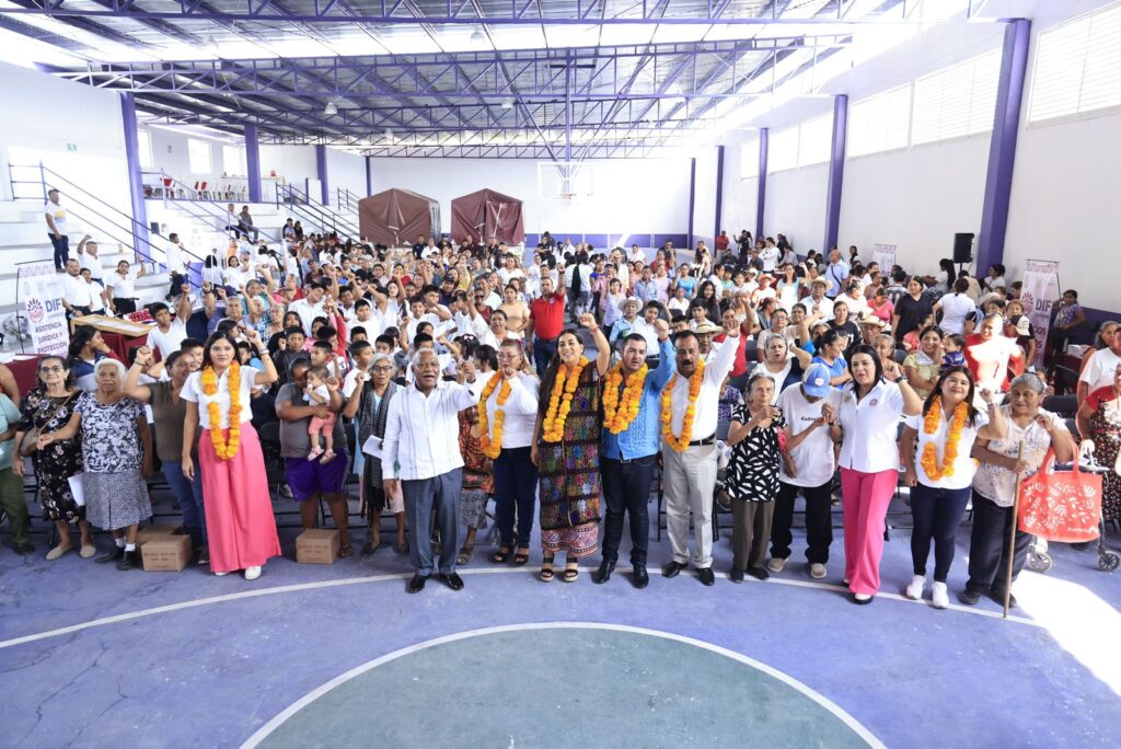Fortalece el gobierno estatal la atención social mediante la feria de servicios del DIF Guerrero en Atenango del Río