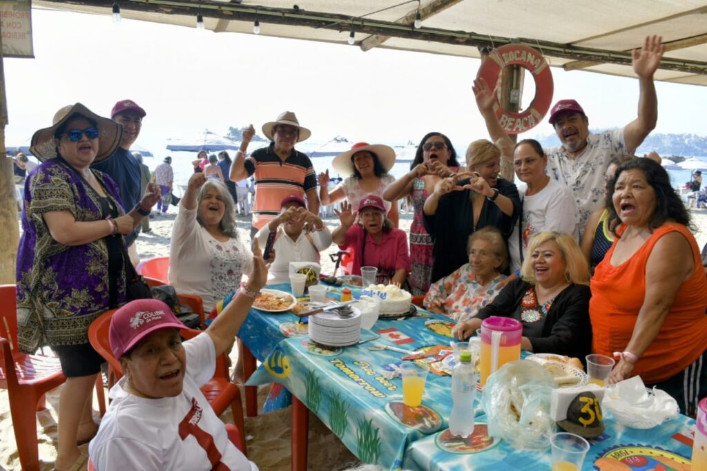 Recorre Colibrí de Plata el puerto de Acapulco