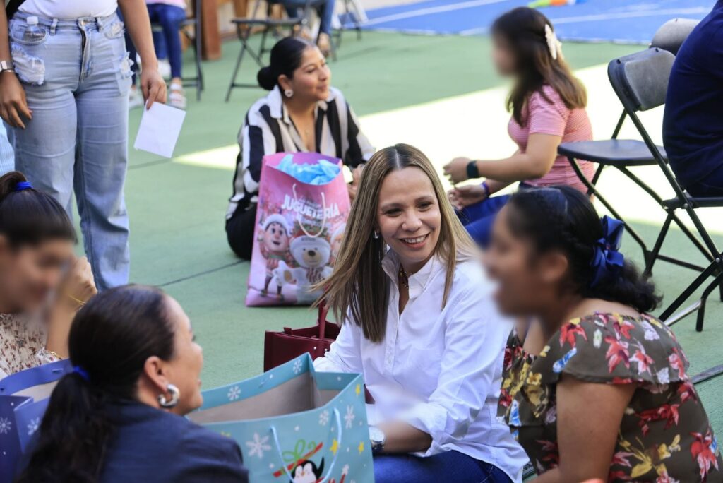 Realiza DIF Guerrero evento de apadrinamiento para niñas y niños de Casa Hogar