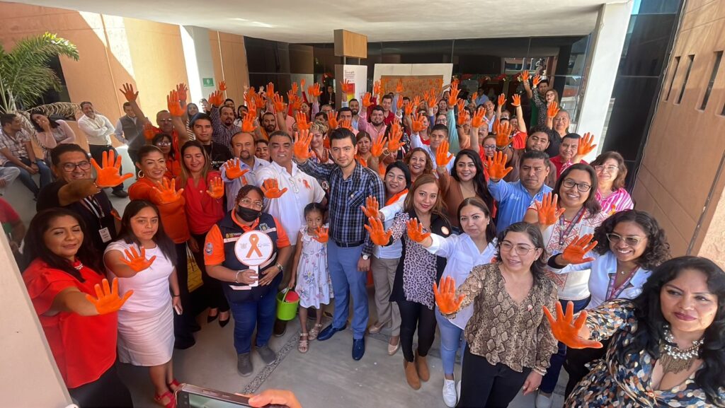 Concluyen los 16 días de activismo con la actividad “Plasma tu huella y pinta el mundo de naranja”