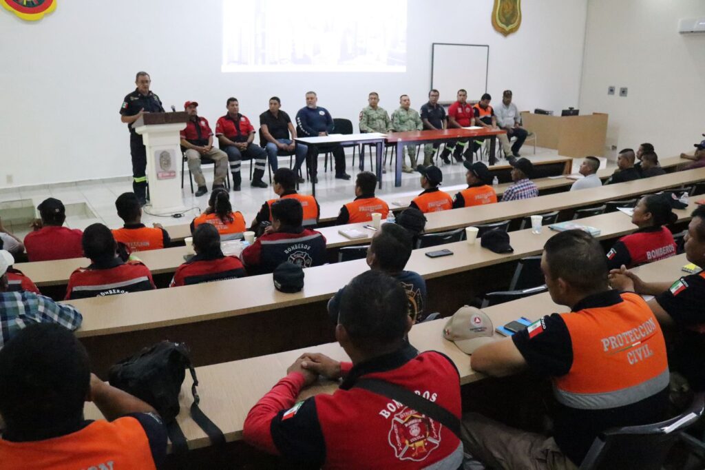SGIRPCGRO Y SEDENA capacitan a municipios para prevenir incidentes durante fiestas decembrinas y de fin de año