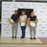 Gracias a las gestiones del Gobierno del estado se entregaron becas, laptops y aulas a diversos municipios