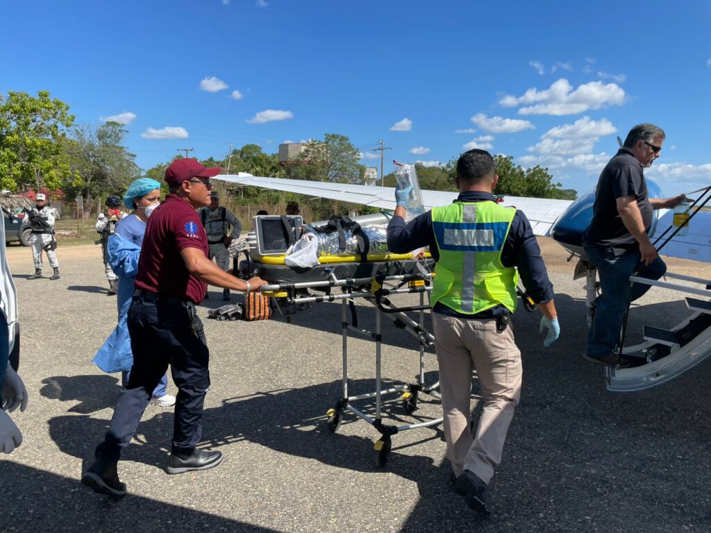 Traslada la SSG vía aérea a menor con quemaduras de Ometepec a Ciudad de México