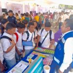 En la región de la Costa Chica, cientos de personas participan en la Feria de Servicios Integrales