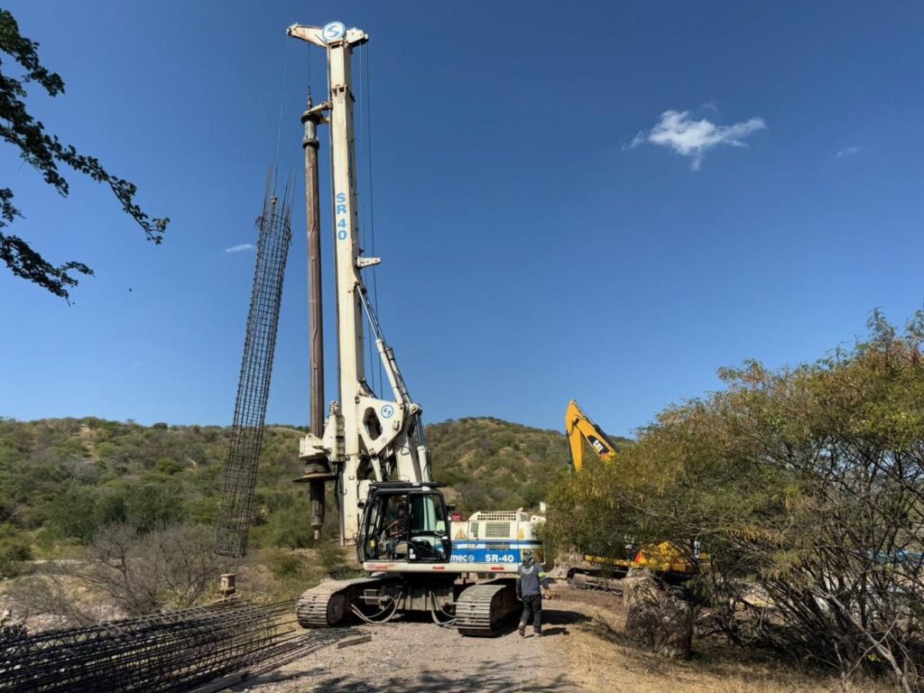 Avanza la construcción del puente vehicular Arroyo Temalác en el municipio de copalillo