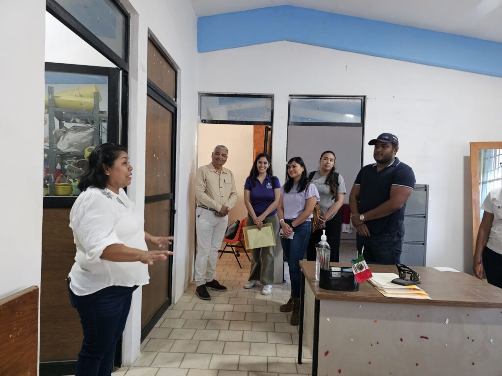 Asiste el titular de la SEG, Ricardo Castillo a la entrega de rehabilitación de escuelas en Coyuca de Benítez