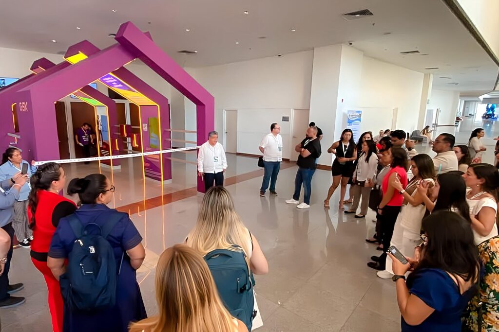 El Hogar del Sol mantiene una gran actividad turística durante este domingo