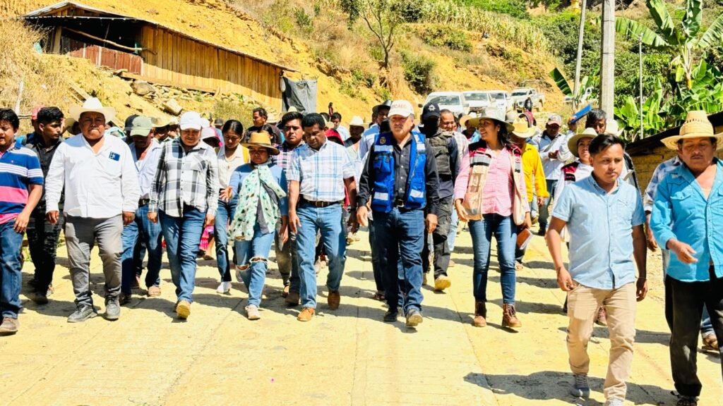 Atiende Cicaeg peticiones en materia de infraestructura carretera en la región de la Montaña