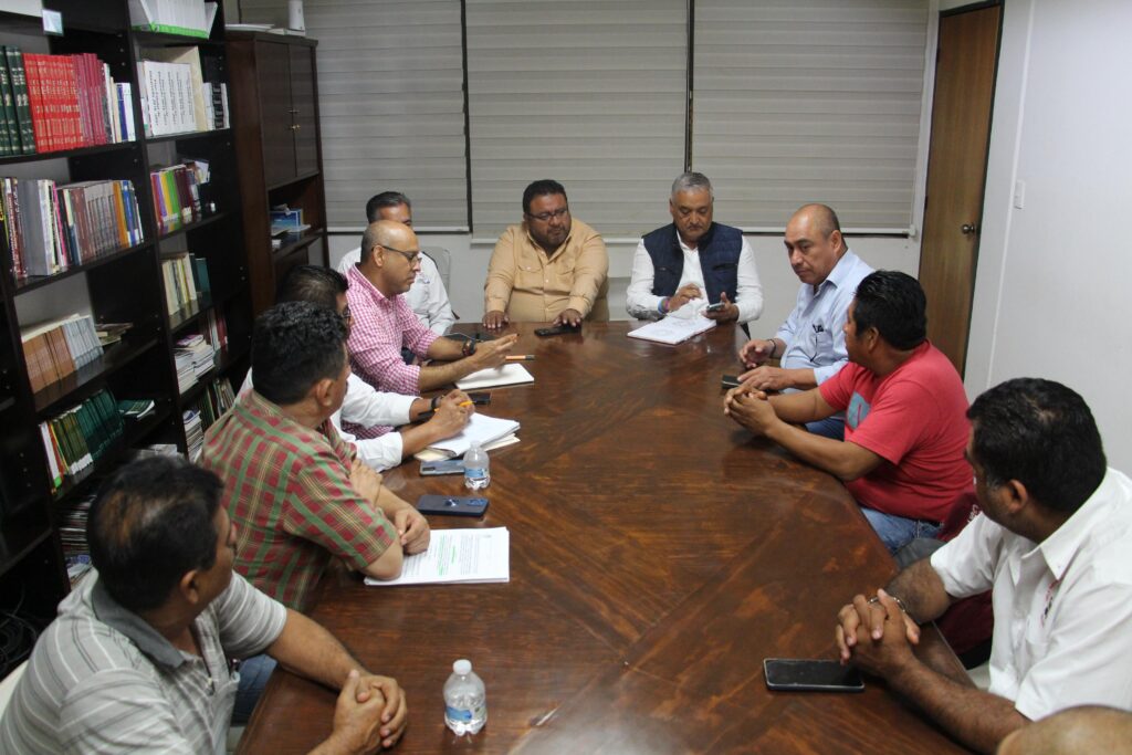 Gobierno de Guerrero atiende a transportistas de la MUTOEG