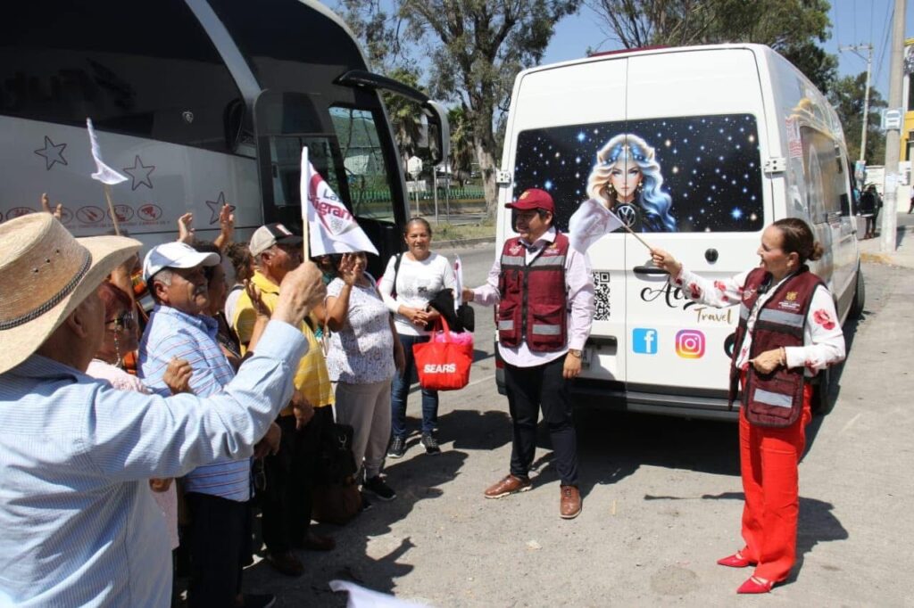 Da salida al primer grupo del 2025 de adultos mayores inscritos en el programa Lazos Migrantes