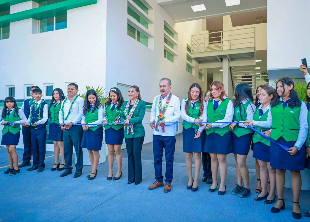 Inaugura Evelyn Salgado Pineda las oficinas centrales del Colegio de Bachilleres en Chilpancingo