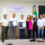 Firma la SEG convenio con el INE- Guerrero para garantizar la instalación de casillas en instituciones educativas: Ricardo Castillo Peña