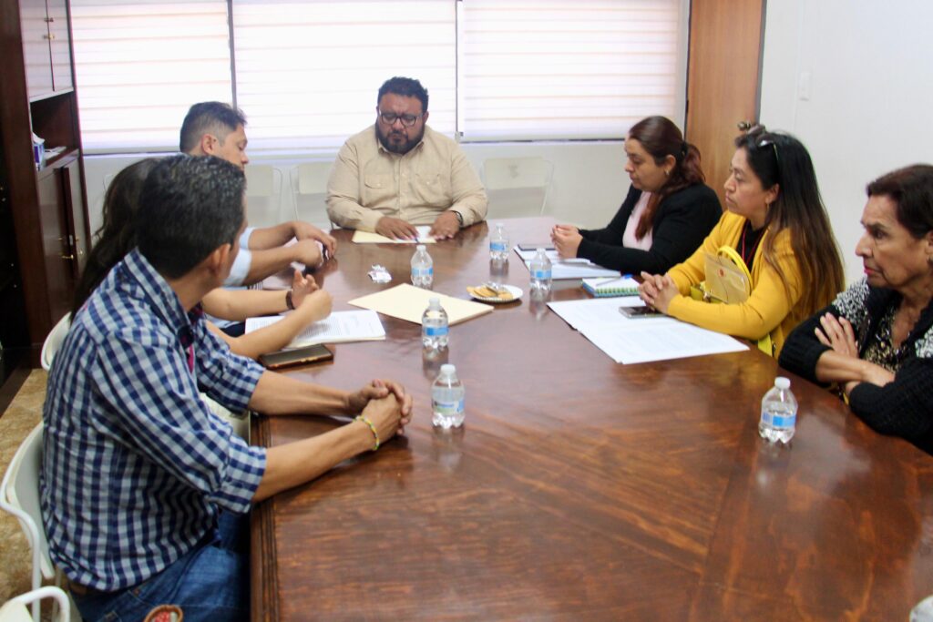 Diálogo abierto con locatarios del mercado Cuauhtémoc en Teloloapan: Francisco Rodríguez