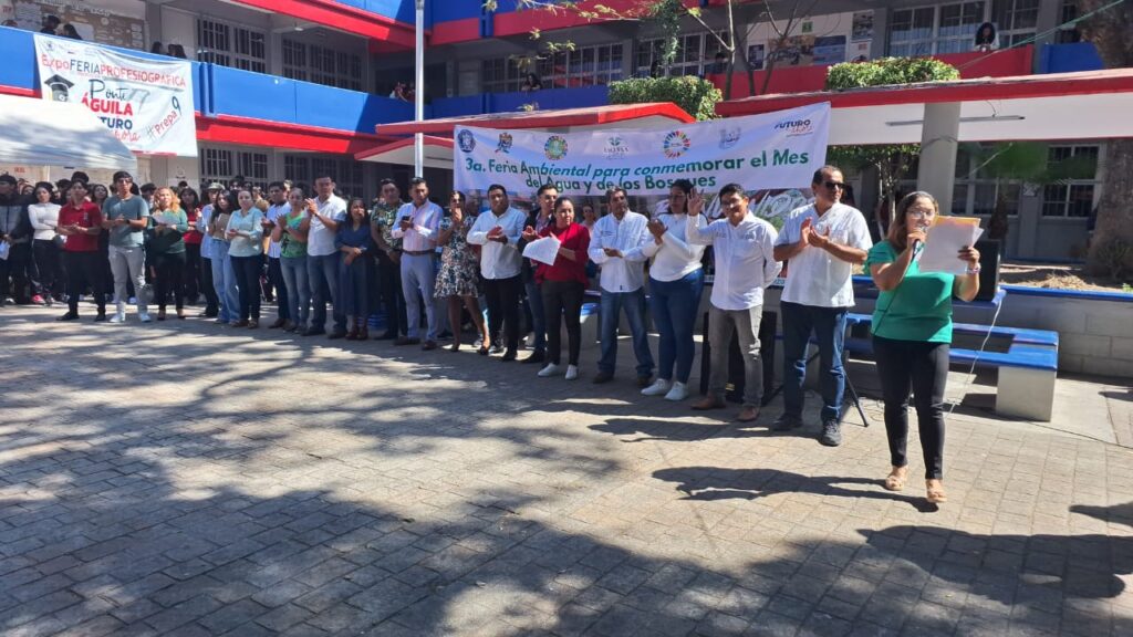 Participa personal de la Semaren Guerrero como jurado en concurso de videos ambientales de estudiantes