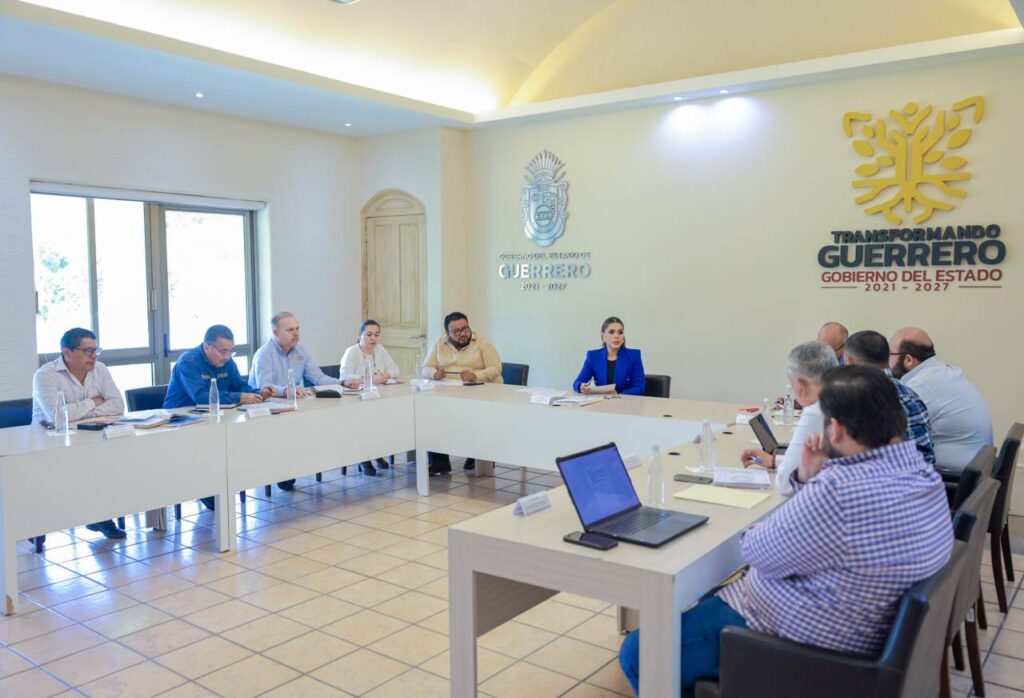 La gobernadora Evelyn Salgado Pineda sostuvo una reunión de trabajo con parte del equipo del Gobierno del Estado de Guerrero