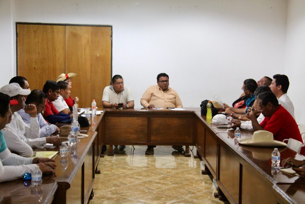 Atiende el gobierno de Guerrero a manifestantes de sindicatos en Chilpancingo