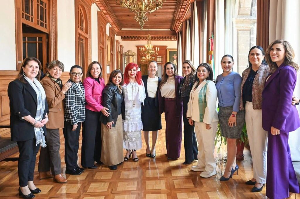 La gobernadora de Guerrero, Evelyn Salgado Pineda, asistió a una reunión de trabajo en Palacio Nacional