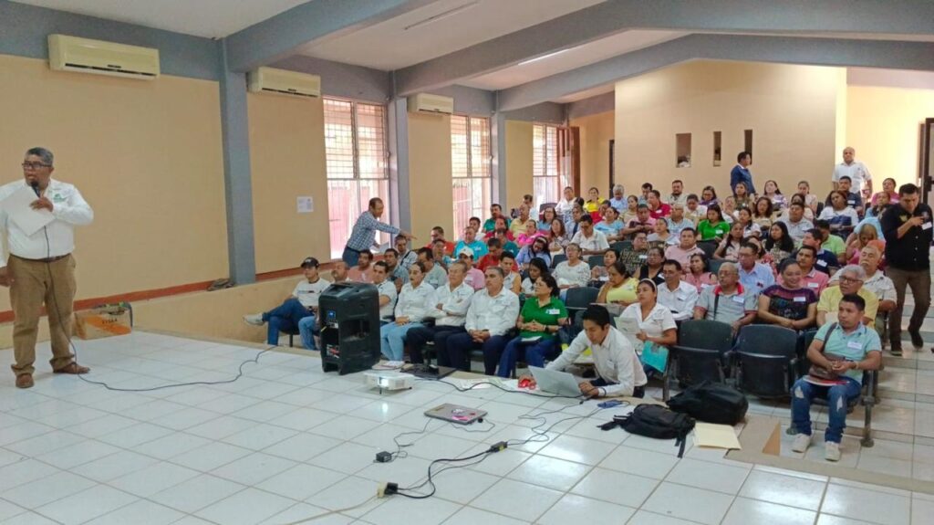 Ofrecen oferta educativa a los estudiantes que egresarán del nivel secundaria