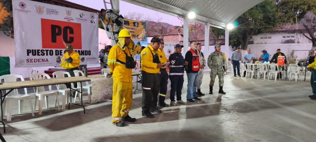 Este martes se mantienen los trabajos de liquidación del incendio forestal de Platanillo