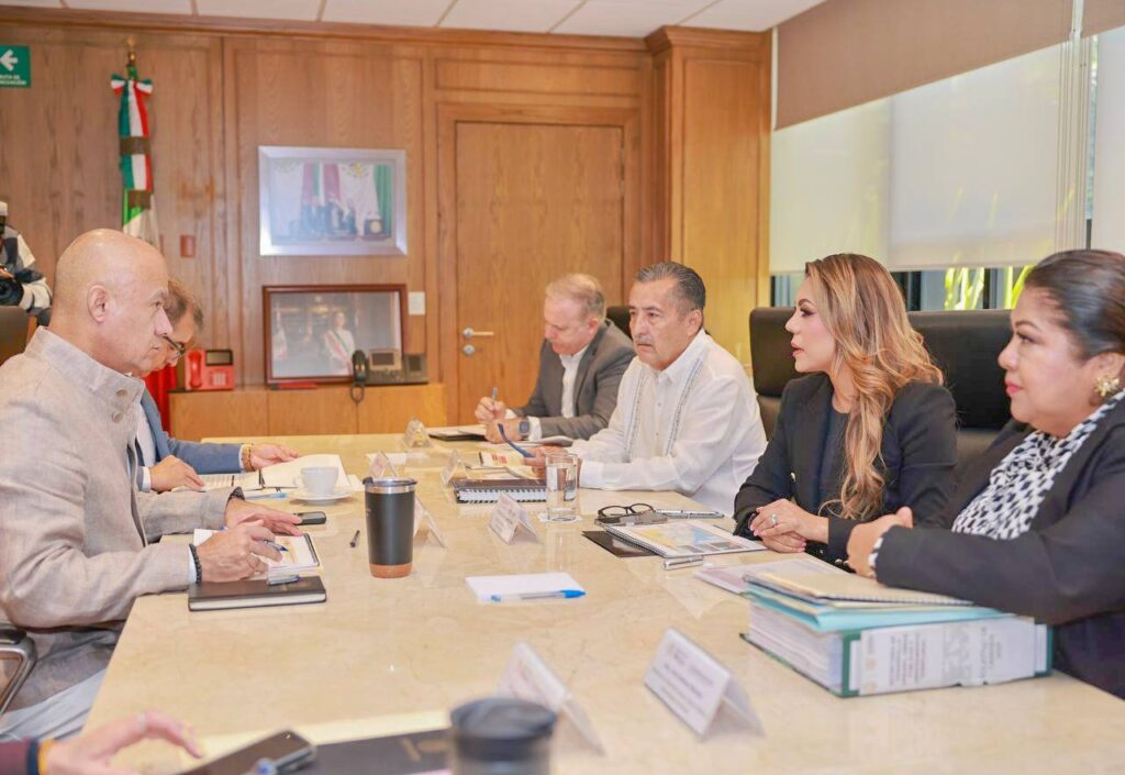 Gestiona Evelyn Salgado con SICT proyectos de infraestructura para Guerrero