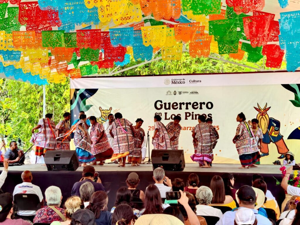 Con gran éxito culmina la cuarta edición de Guerrero en Los Pinos, en la capital del país