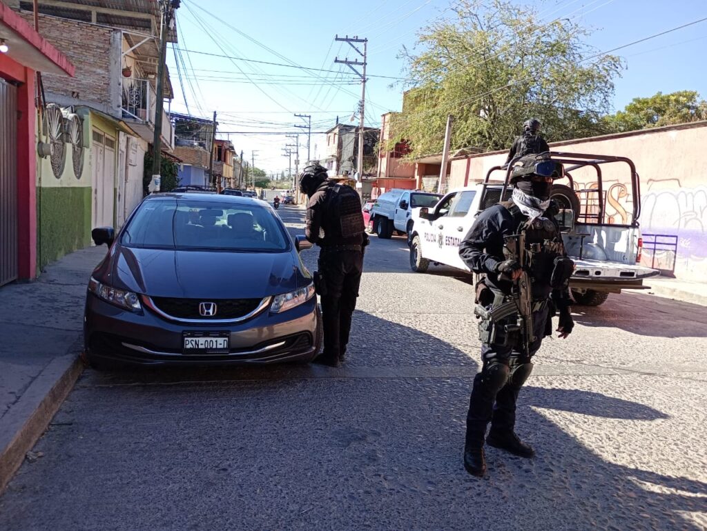 Elementos de la Policía Estatal realizan acciones de proximidad social en colonias de Chilpancingo para inhibir los delitos