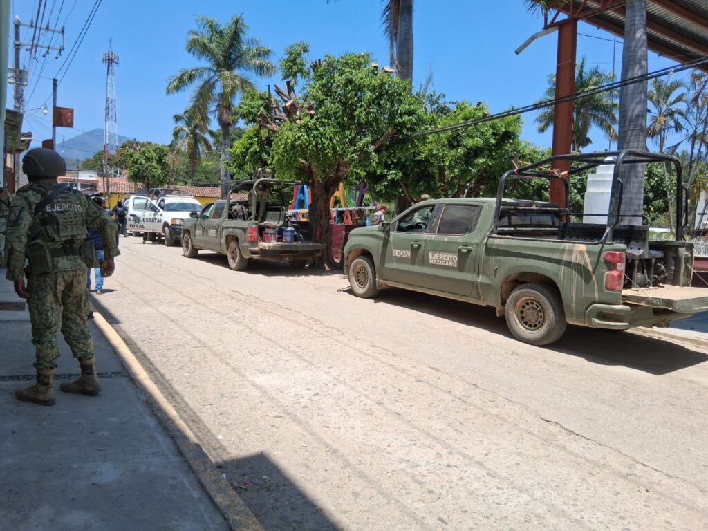 Policía Estatal en coordinación con el Ejército Mexicano, continúan realizando recorridos de seguridad y vigilancia