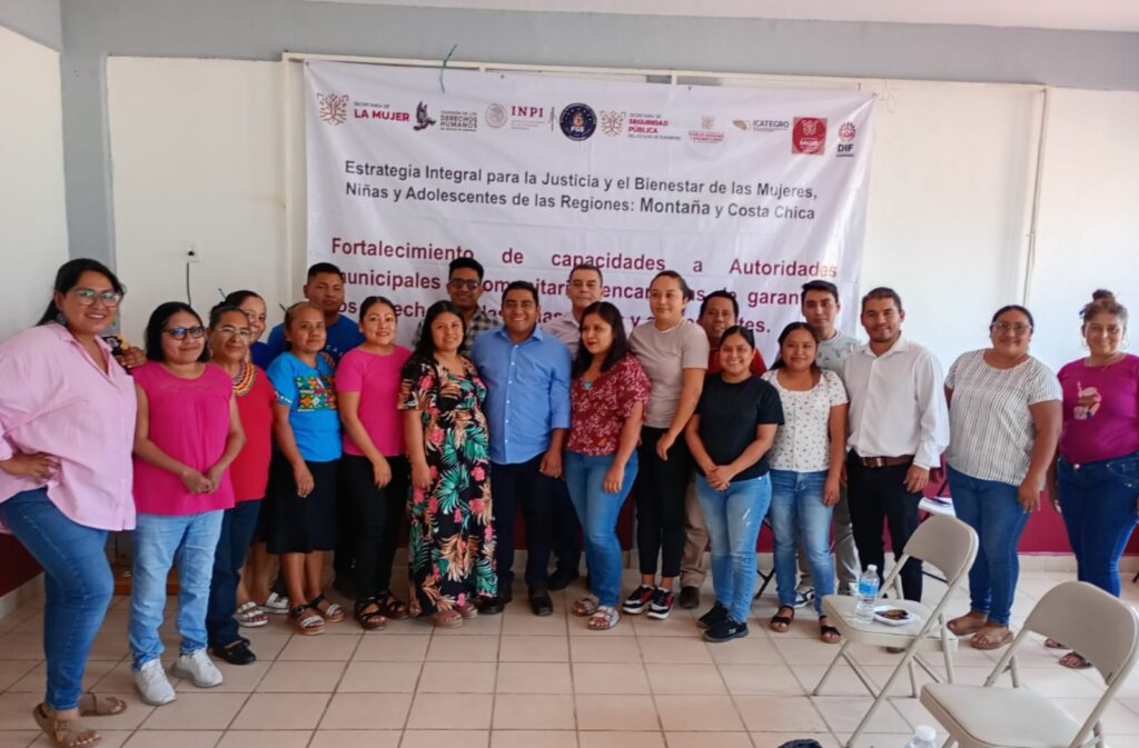 El Gobierno del estado imparte capacitación para la prevención de matrimonios infantiles en Igualapa