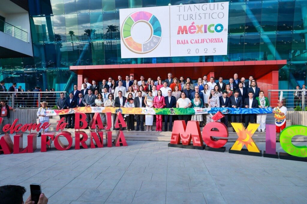 Inaugura Evelyn Salgado el pabellón de Guerrero en el Tianguis Turístico 2025 en Baja California