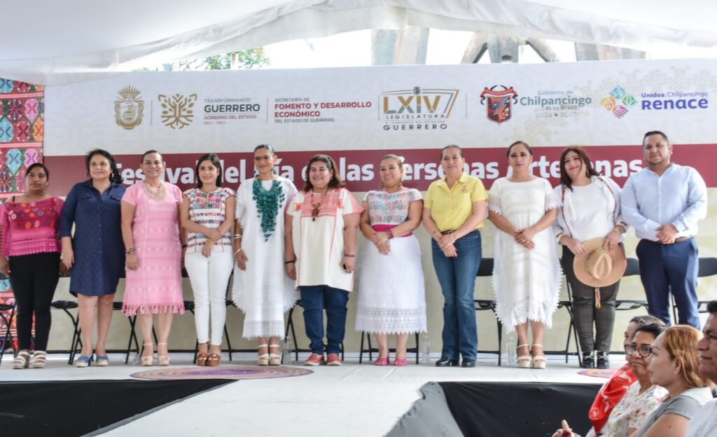 Gobierno del estado realiza el Festival del Día de las Personas Artesanas, en la Plaza Cívica de Chilpancingo