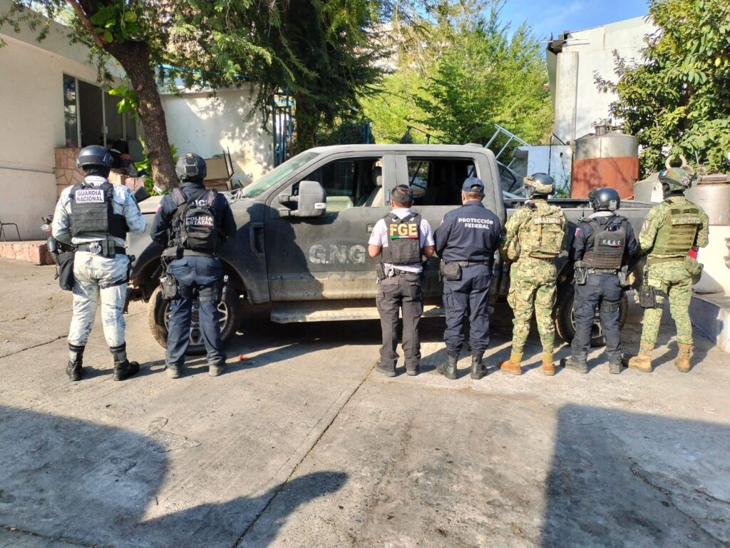 Recuperan autoridades de seguridad un vehículo con reporte de robo en el municipio de Acapulco
