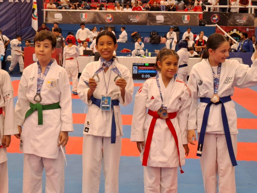 Mujeres guerrerenses obtienen 6 medallas en el Campeonato Nacional de Karate