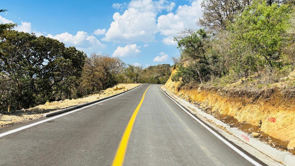 En el Año de las Obras el gobierno de Guerrero continúa mejorando la infraestructura carretera