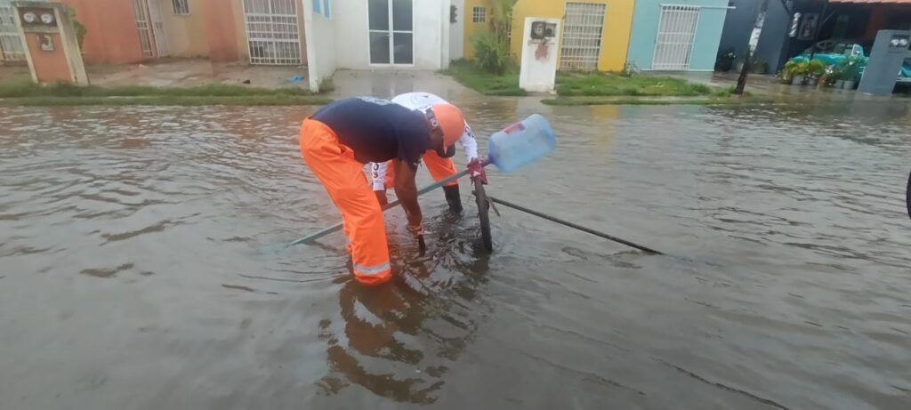 Atiende SGIRPCGRO reporte ciudadano por encharcamiento en Acapulco y refuerza recorridos ante la Tormenta Tropical “Dalila”