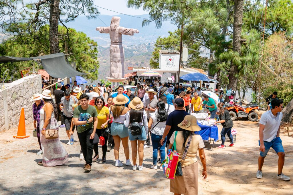 Miles de turistas visitan Guerrero este domingo; ocupación hotelera promedio alcanza 61.6%
