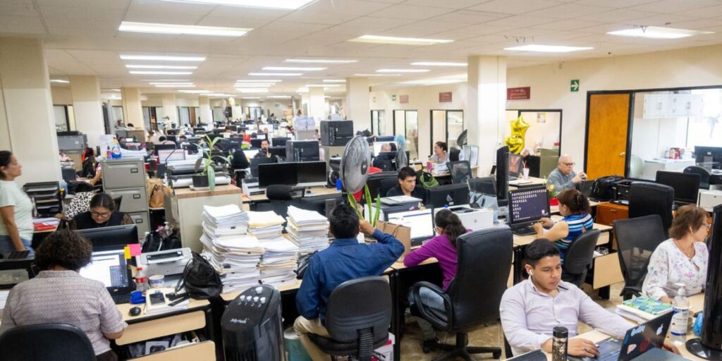 Anuncia Evelyn Salgado aumento salarial para trabajadores del Gobierno del Estado