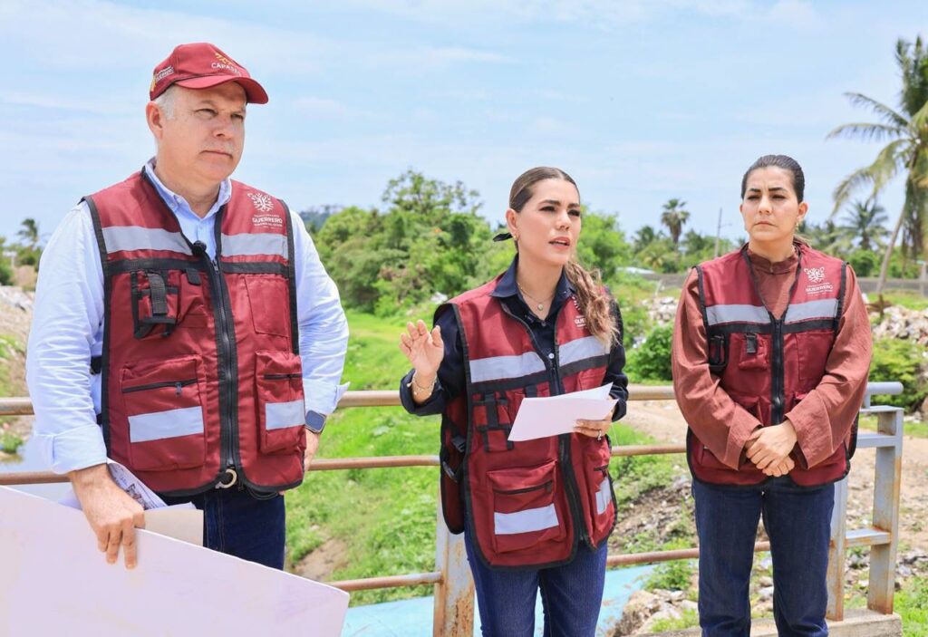 Evelyn Salgado realiza recorrido de supervisión en canales pluviales de Acapulco