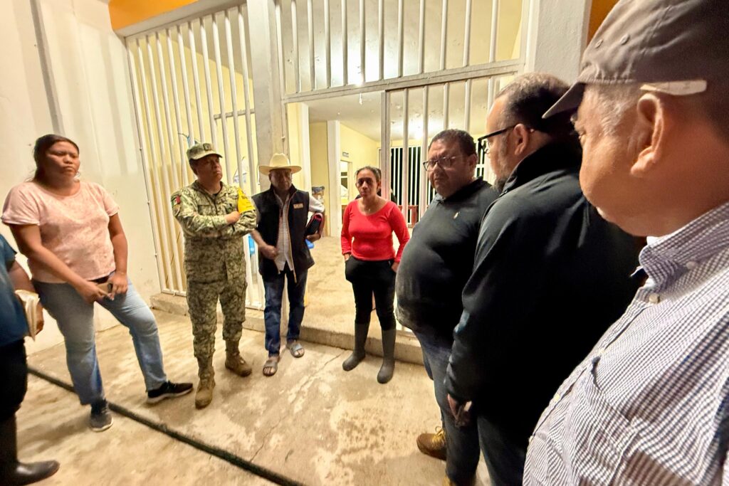 Gobierno de Guerrero coordina acciones en San Nicolás tras impacto del huracán Erick