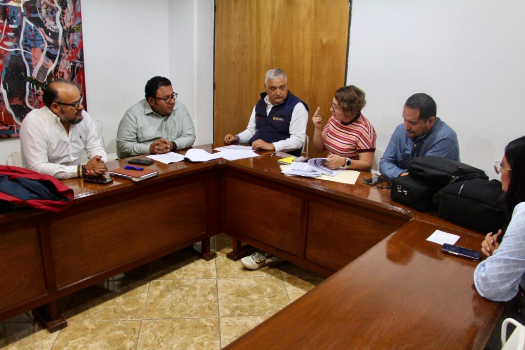 Francisco Rodríguez Cisneros, sostuvo una reunión de trabajo con el titular de la Secretaría de Educación en Guerrero