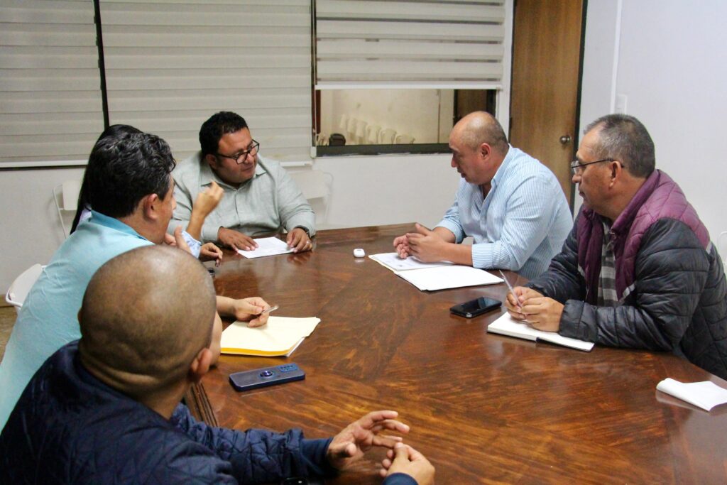 Francisco Rodríguez Cisneros, se reunió con representantes de la Movilidad Unión de Transportistas y Organizaciones del Estado de Guerrero (MUTOEG)