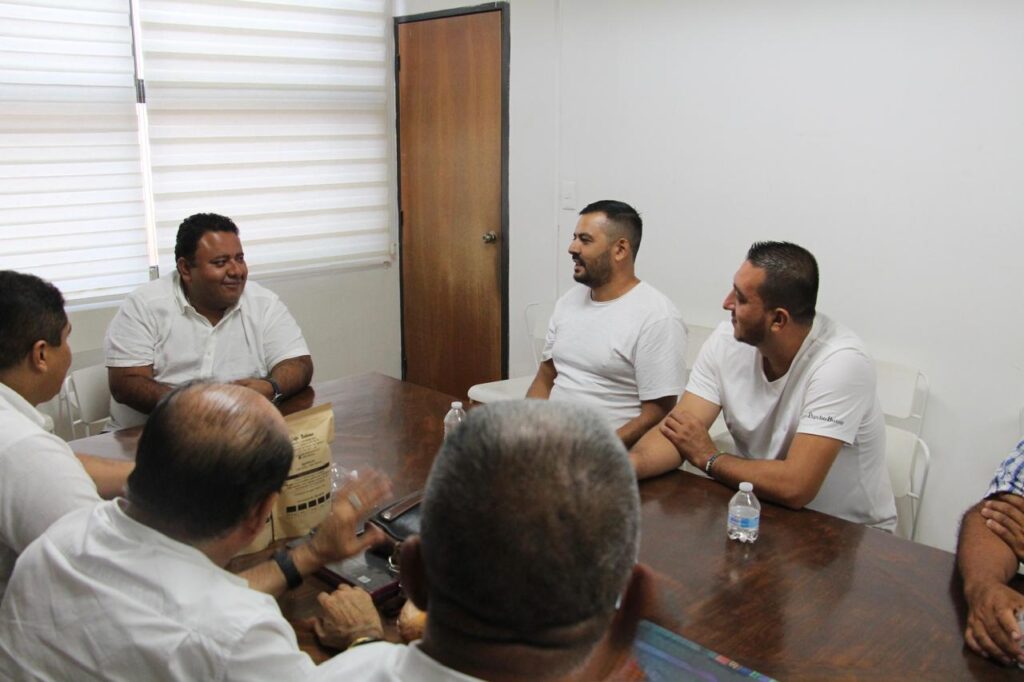 Francisco Rodríguez Cisneros, se reunió con representantes de los Comités de Seguridad de la región Costa Grande