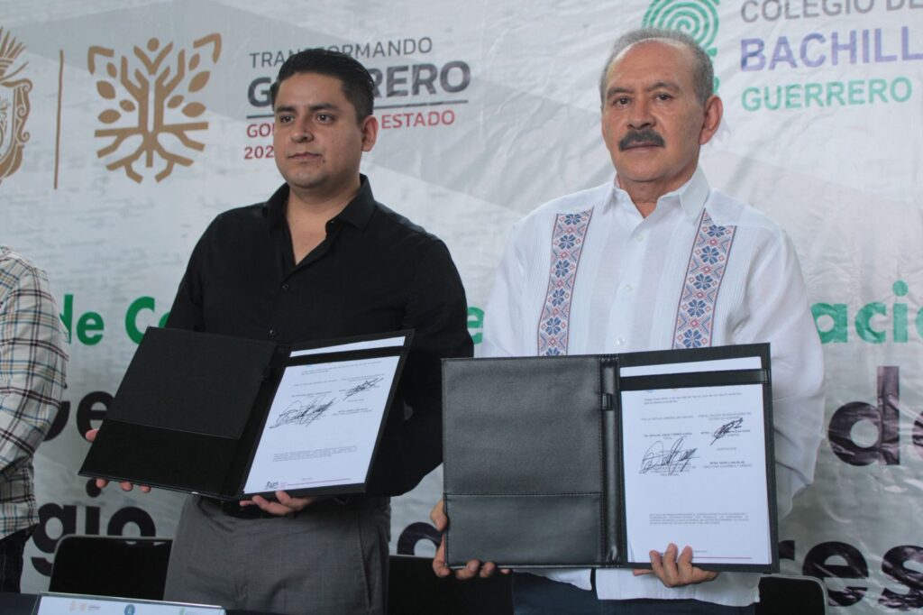 Firman convenio de colaboración Cobach y la FGE