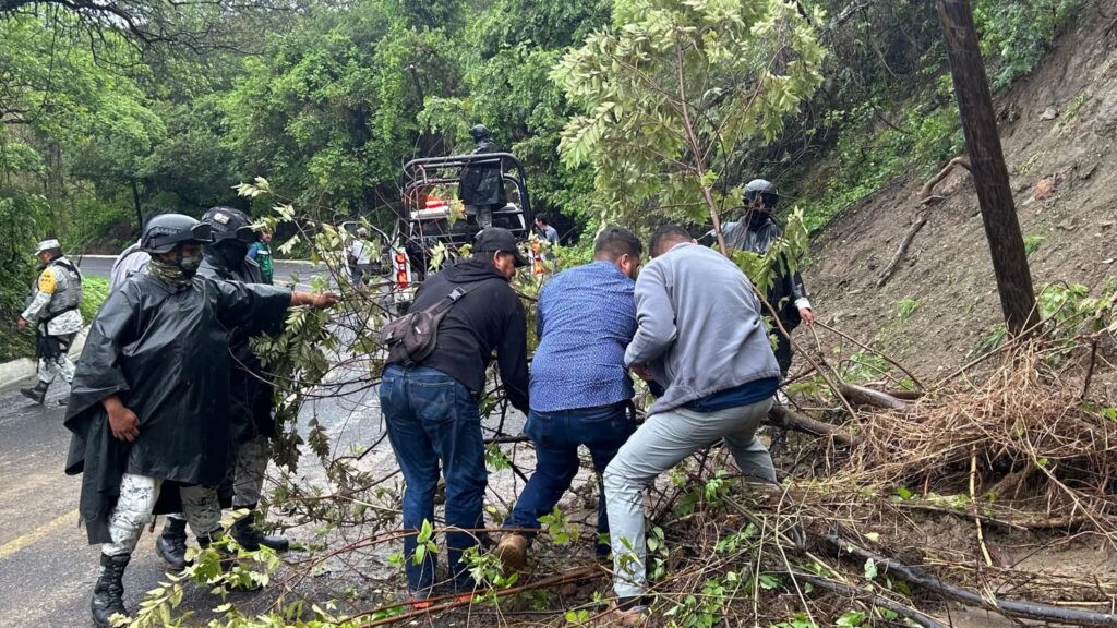 Atiende el gobierno de Guerrero zonas afectadas en el municipio de Tecoanapa