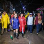 Evelyn Salgado atiende la contingencia por inundación en la colonia Galeana de Chilpancingo