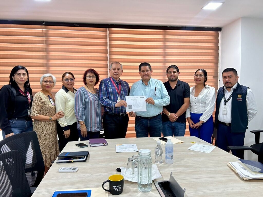 Entrega Salud certificado CLUES a Centro de Salud de Achigca, municipio de Quechultenango