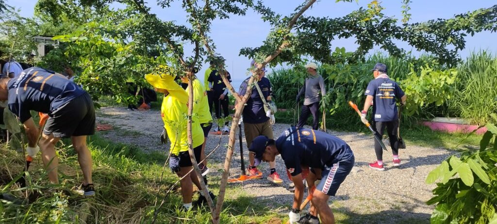 Escuadrón de Entrenamiento del Japón reforesta el Cerro del Mogote del Parque Papagayo de Acapulco