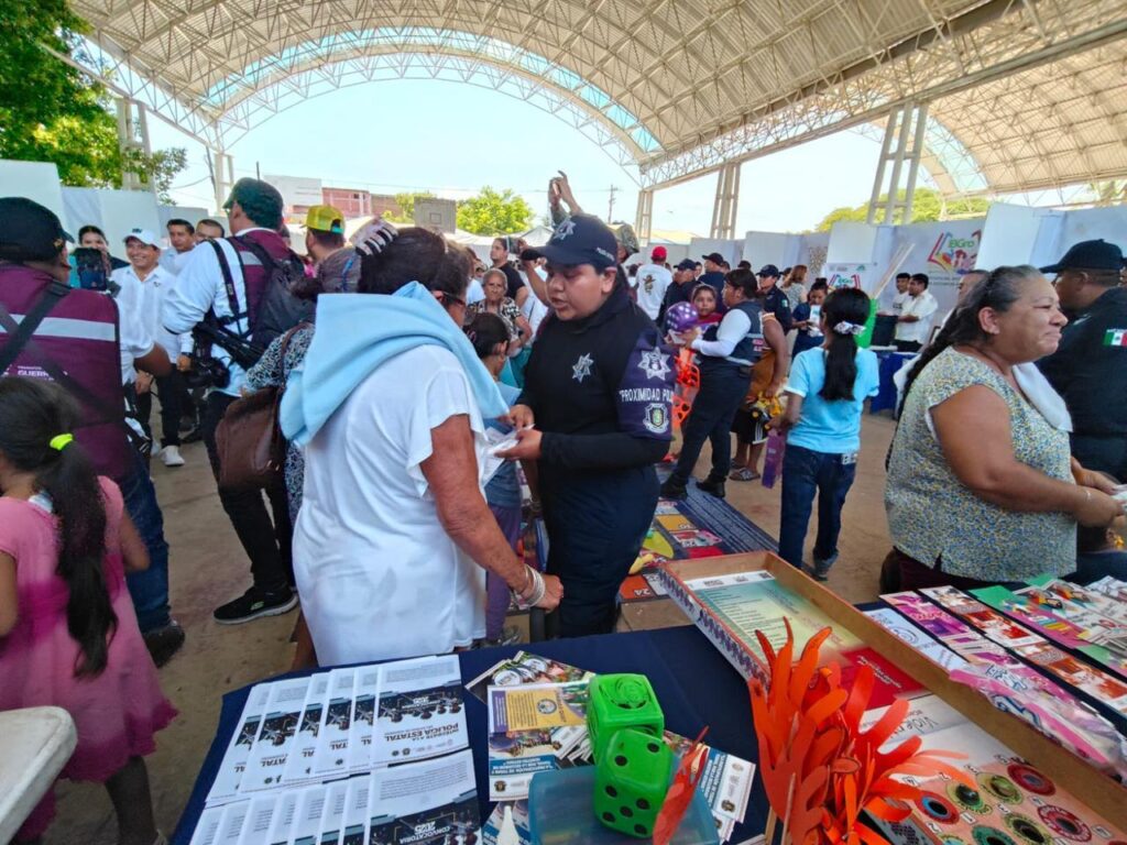 El Gobierno del Estado de Guerrero acerca servicios integrales a la población de San Jeronimito, municipio de Petatlán