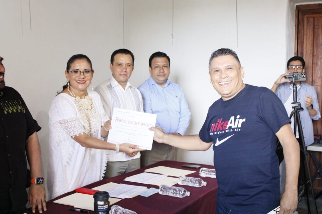 Premian a ganadores del concurso Local de Joyería 91 Día del Platero 2025